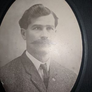 Meet your Posher, Chuck